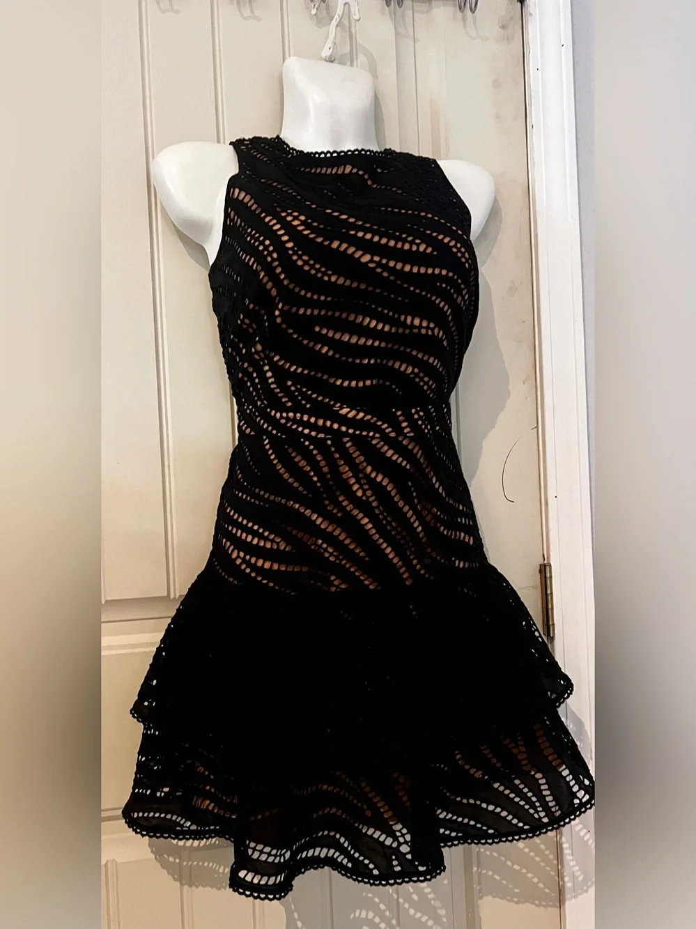 Michael Kors zebra eyelet Black Laser-Cut Tiered cotton Mini Dress sz 4